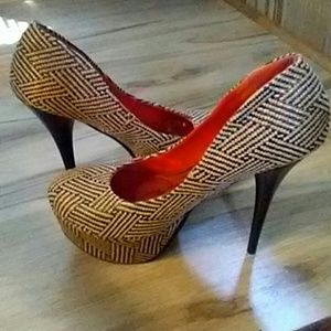 Wild Rose Black & cream heels